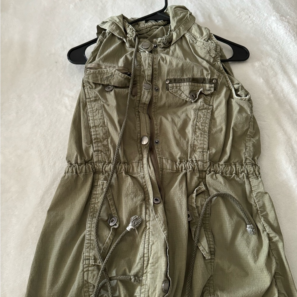 Green zip vest